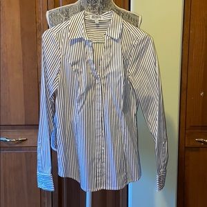 Stripped express button up